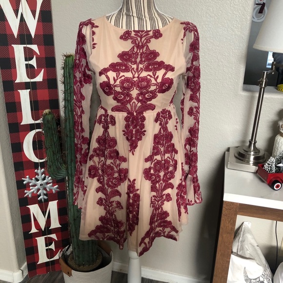 For Love And Lemons Dresses & Skirts - For Love and Lemons Nude and Red Dress size Small